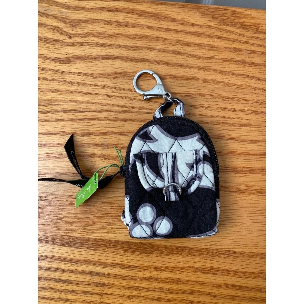 🆕 Vera Bradley Quilted Bitty Backpack Keychain in Night and Day Print